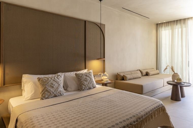 Elysia bed and daybed