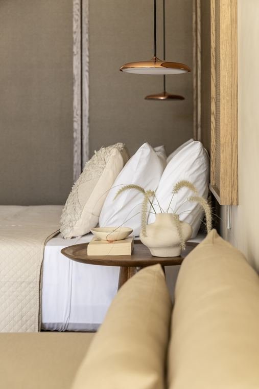 Elysia bed styling detail