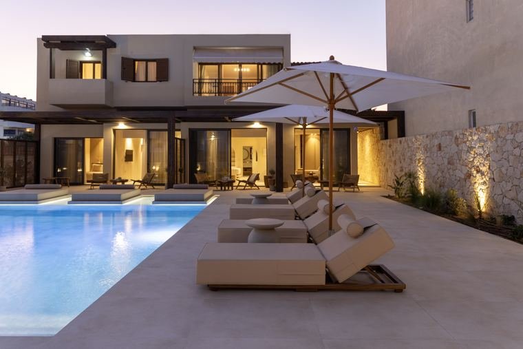 Evening falls over the courtyard